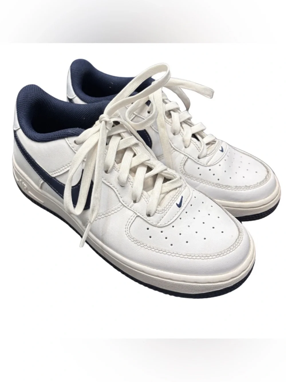 Nike Air Kids (5Y) White and Navy Low-Top Sneakers